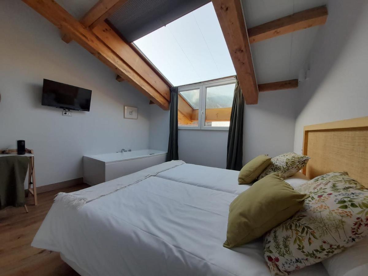Hotel Camino De Las Estrellas Serranillos المظهر الخارجي الصورة